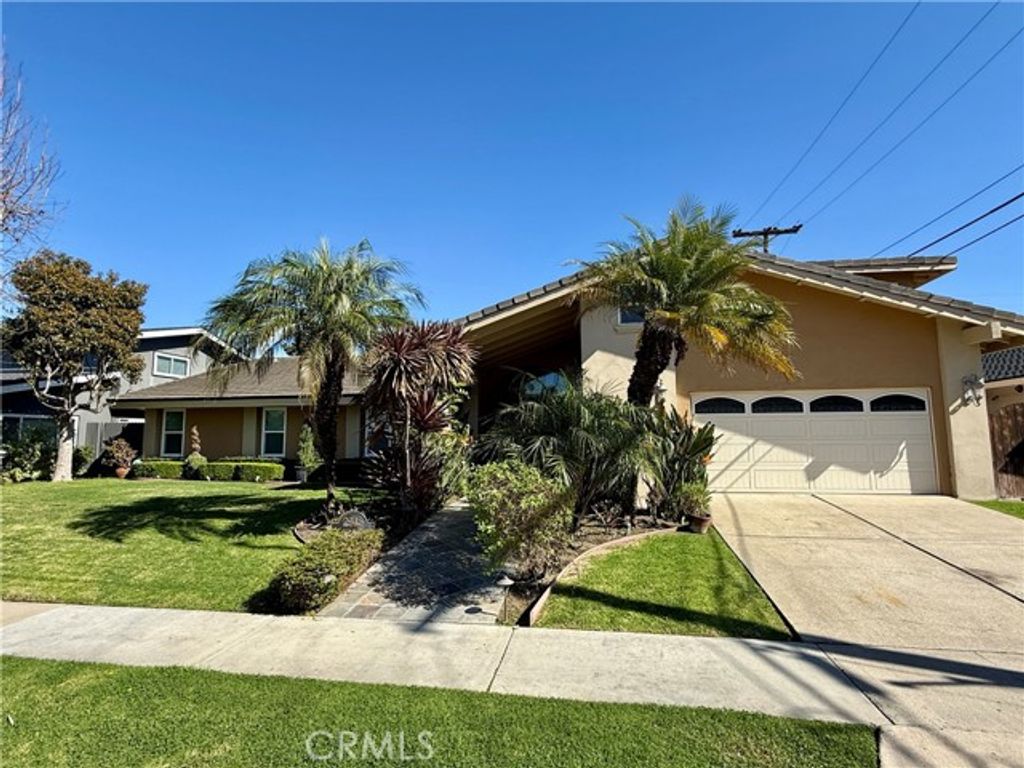 2946 Maui, Costa Mesa, CA 92626