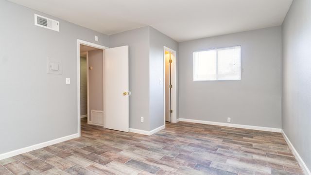 3230 E PINCHOT Avenue 16, Phoenix, AZ 85018