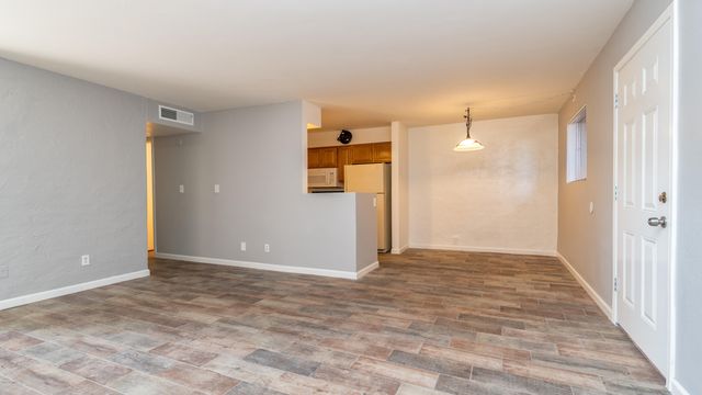 3230 E PINCHOT Avenue 16, Phoenix, AZ 85018