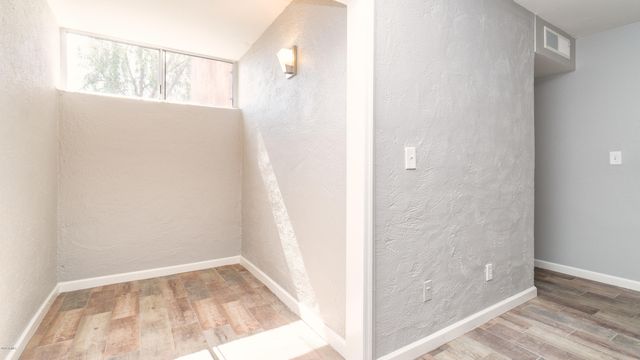 3230 E PINCHOT Avenue 16, Phoenix, AZ 85018