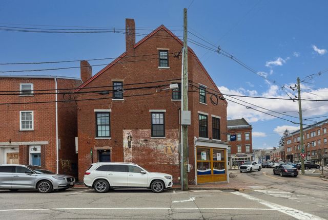 8 Bow Street, Portsmouth, NH 03801
