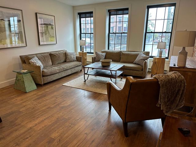 8 Bow Street, Portsmouth, NH 03801