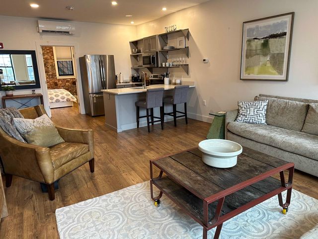 8 Bow Street, Portsmouth, NH 03801