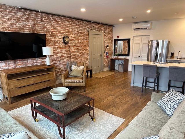 8 Bow Street, Portsmouth, NH 03801