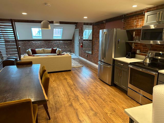 8 Bow Street, Portsmouth, NH 03801