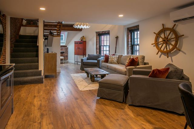 8 Bow Street, Portsmouth, NH 03801