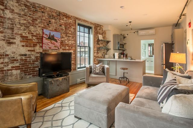 8 Bow Street, Portsmouth, NH 03801