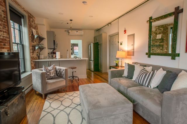 8 Bow Street, Portsmouth, NH 03801