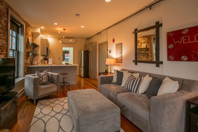 8 Bow Street, Portsmouth, NH 03801