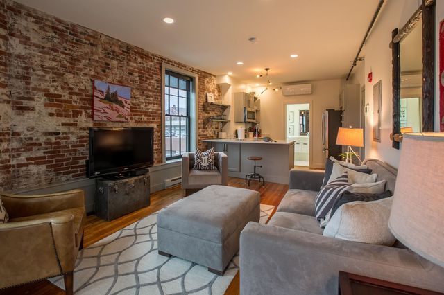 8 Bow Street, Portsmouth, NH 03801