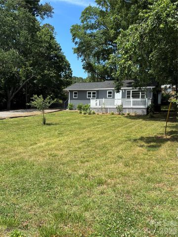 305 Forestway Drive, Mount Holly, NC 28120