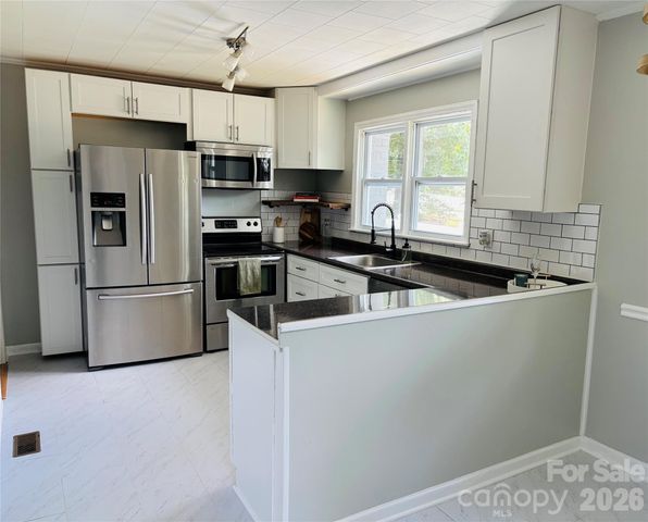 305 Forestway Drive, Mount Holly, NC 28120