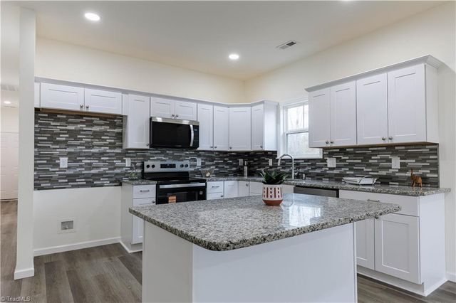 4761 Kester Mill Road, Winston-salem, NC 27103