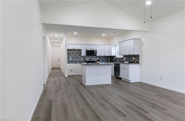 4761 Kester Mill Road, Winston-salem, NC 27103