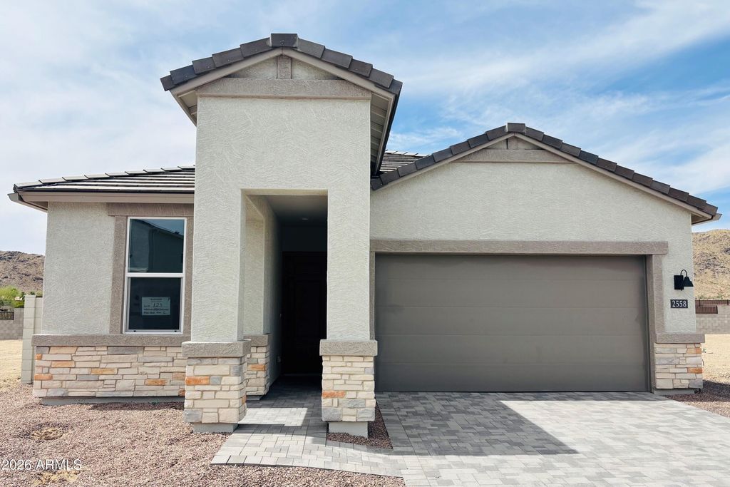 2558 W Satinwood Drive, Phoenix, AZ 85045