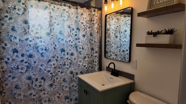 1226 Christine Street NE, Albuquerque, NM 87112