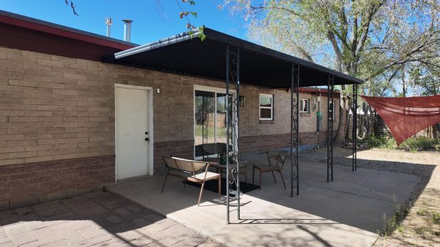 1226 Christine Street NE, Albuquerque, NM 87112