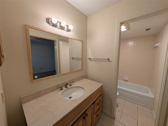 9801 Royal Lane 311, Dallas, TX 75231