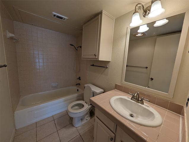 9801 Royal Lane 311, Dallas, TX 75231