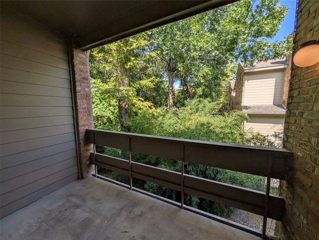 9801 Royal Lane 311, Dallas, TX 75231
