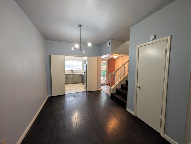 9801 Royal Lane 311, Dallas, TX 75231