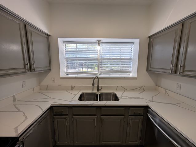 9801 Royal Lane 311, Dallas, TX 75231