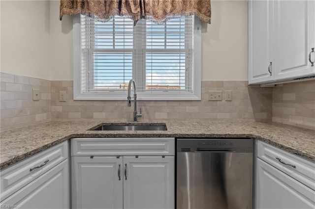 301 Brooke Ave Apt 103, Norfolk, VA 23510