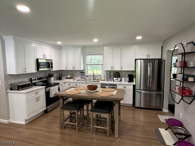 68 Dupont Ave, Hopatcong Boro, NJ 07843