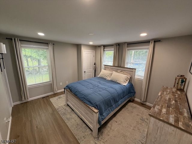 68 Dupont Ave, Hopatcong Boro, NJ 07843