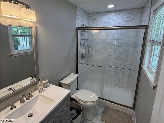 68 Dupont Ave, Hopatcong Boro, NJ 07843