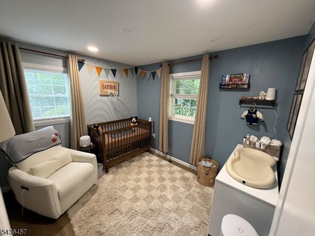 68 Dupont Ave, Hopatcong Boro, NJ 07843