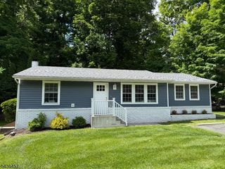 68 Dupont Ave, Hopatcong Boro, NJ 07843