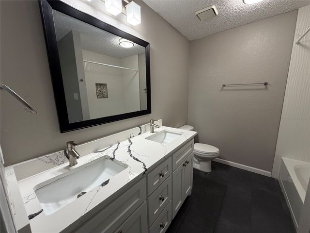 10231 Ridge Oak Street, Dallas, TX 75227