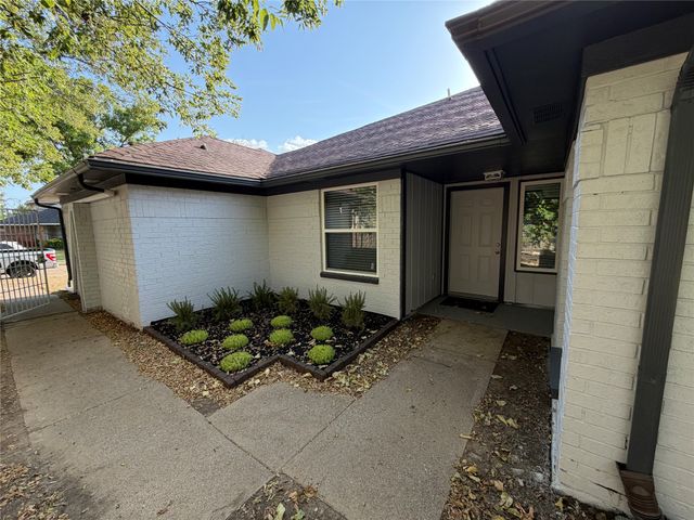 10231 Ridge Oak Street, Dallas, TX 75227