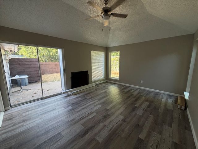 10231 Ridge Oak Street, Dallas, TX 75227