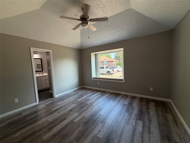 10231 Ridge Oak Street, Dallas, TX 75227