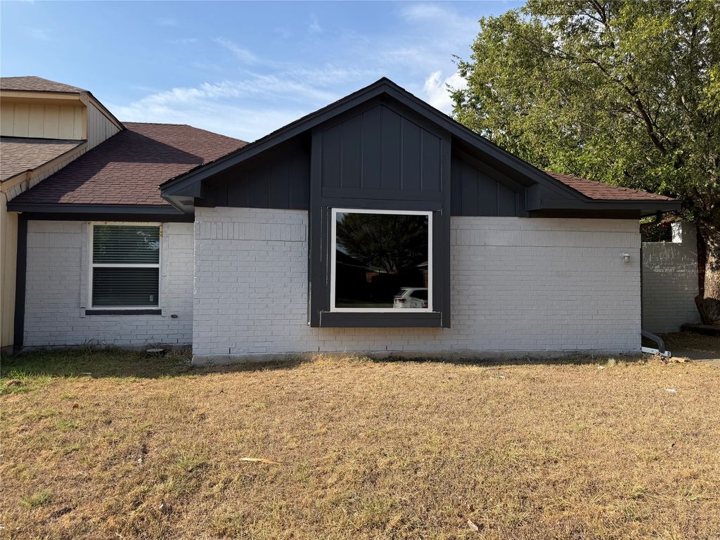 10231 Ridge Oak Street, Dallas, TX 75227