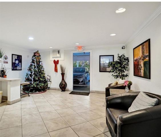 500 NE 14th Ave 306, Hallandale Beach, FL 33009