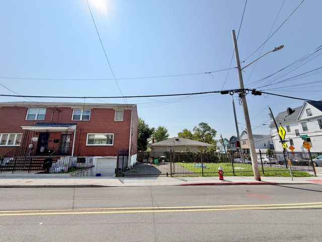 564 GARFIELD AVE, Jc, Greenville, NJ 07305
