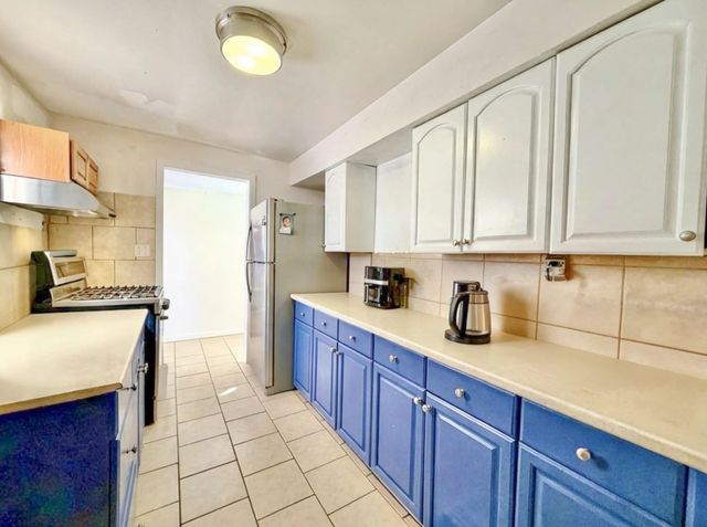 564 GARFIELD AVE, Jc, Greenville, NJ 07305