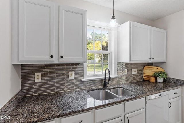 528 Arbor Creek Drive, Holly Springs, NC 27540