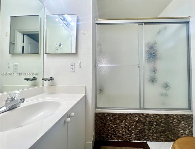 8970 W Flagler St 212, Miami, FL 33174