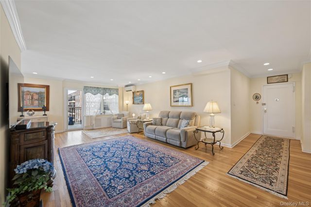 162-01 Powells Cove Boulevard 5G, Beechhurst, NY 11357