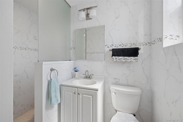 162-01 Powells Cove Boulevard 5G, Beechhurst, NY 11357