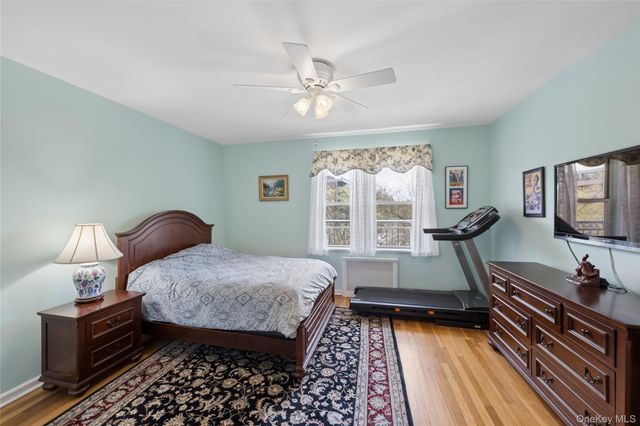 162-01 Powells Cove Boulevard 5G, Beechhurst, NY 11357