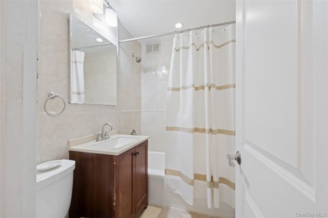 162-01 Powells Cove Boulevard 5G, Beechhurst, NY 11357
