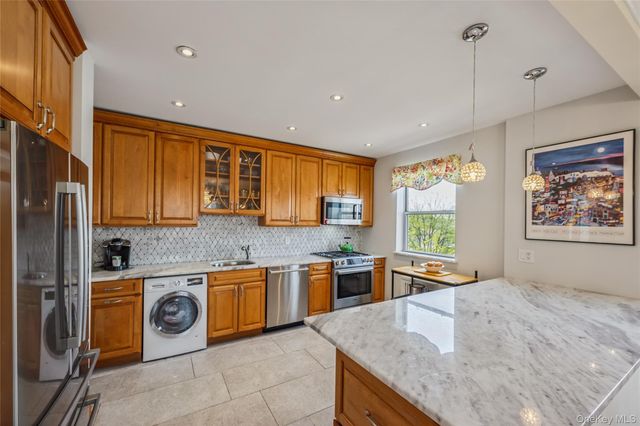 162-01 Powells Cove Boulevard 5G, Beechhurst, NY 11357