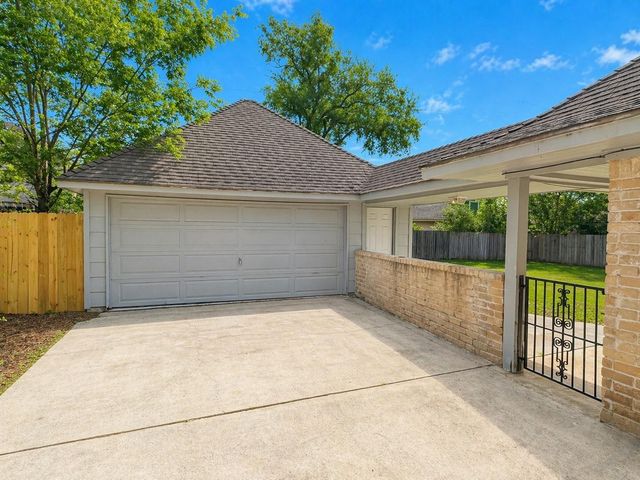 6630 Sumner Isle Court, Spring, TX 77379