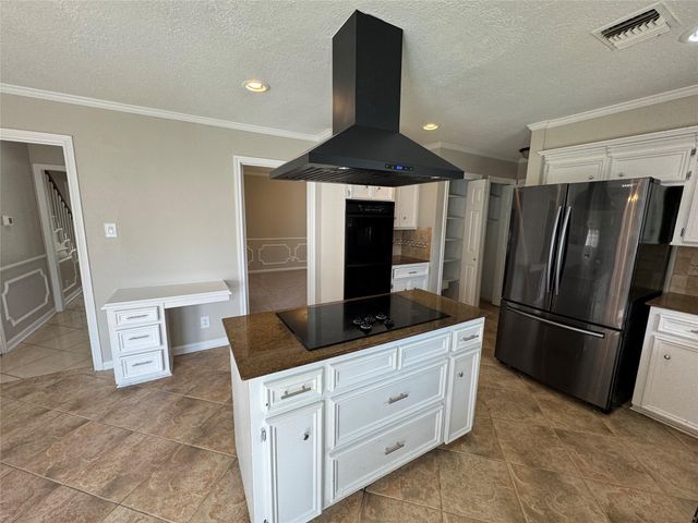 6630 Sumner Isle Court, Spring, TX 77379