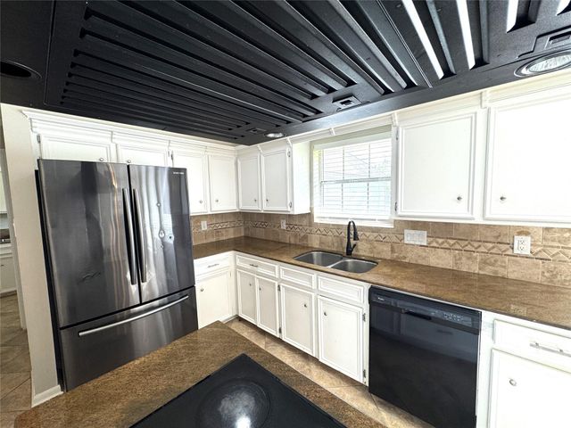 6630 Sumner Isle Court, Spring, TX 77379